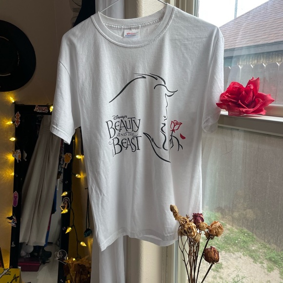 Vintage Hanes Disney beauty and the beast graphic tee - Picture 13 of 17